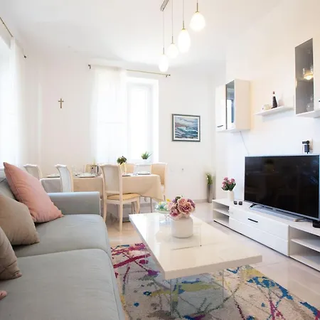 Ms 3Br Apartment Near Kolovare Beach Zadar Exterior photo