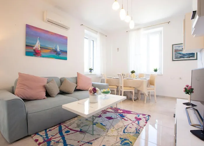 Ms 3Br Apartment Near Kolovare Beach