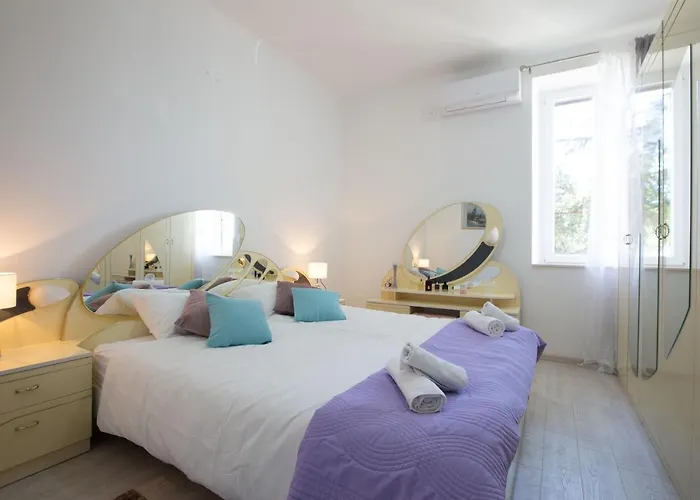 Ms 3Br Apartment Near Kolovare Beach