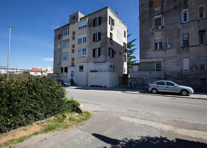 Ms 3Br Apartment Near Kolovare Beach