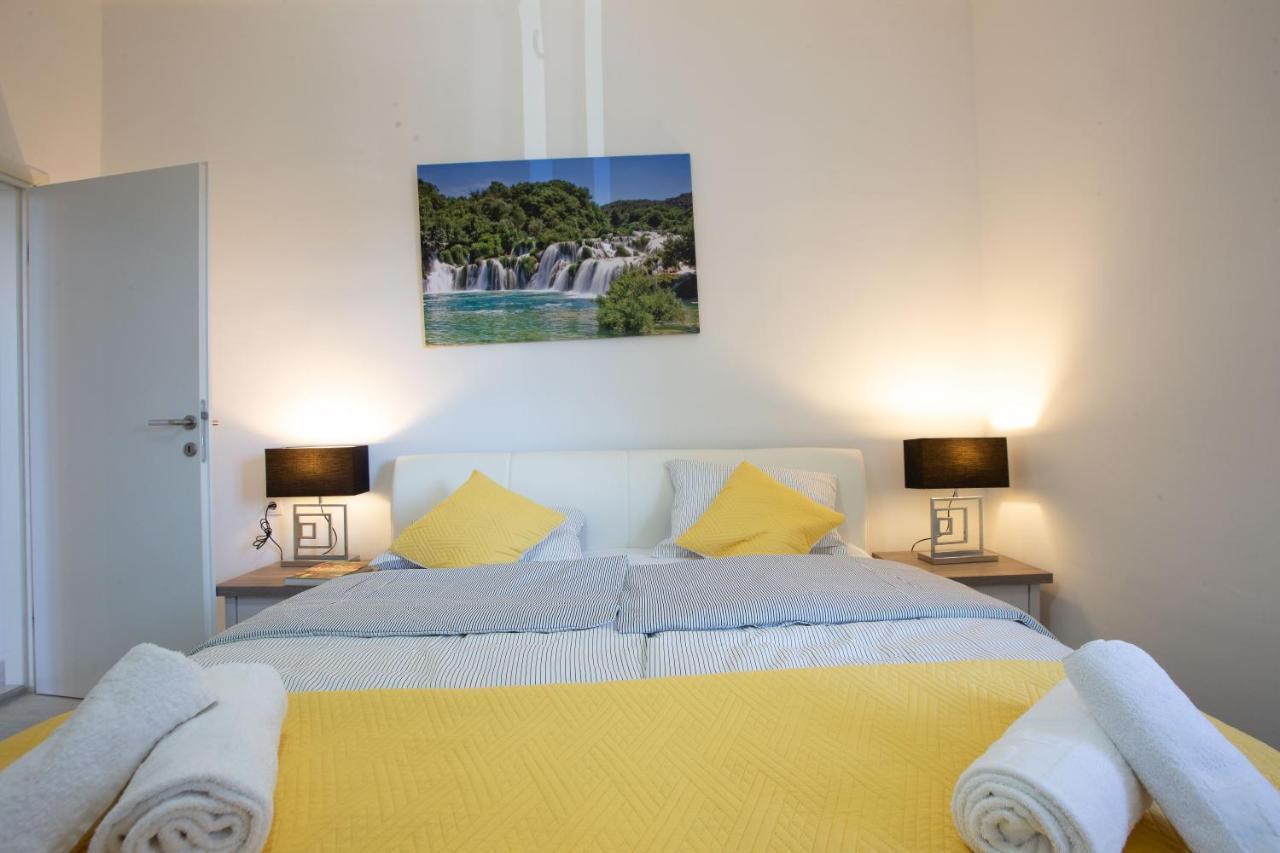 Appartement Ms 3br Near Kolovare